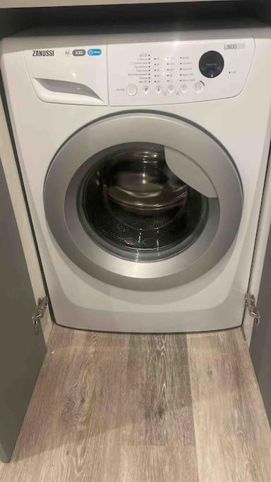 Comfortable Flat Close To The Beach Brighton ภายนอก รูปภาพ