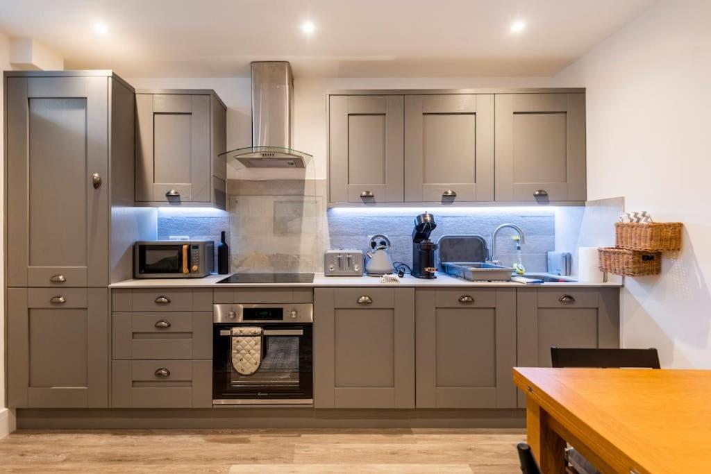 Comfortable Flat Close To The Beach Brighton ภายนอก รูปภาพ