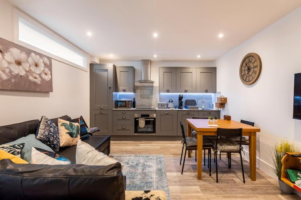 Comfortable Flat Close To The Beach Brighton ภายนอก รูปภาพ